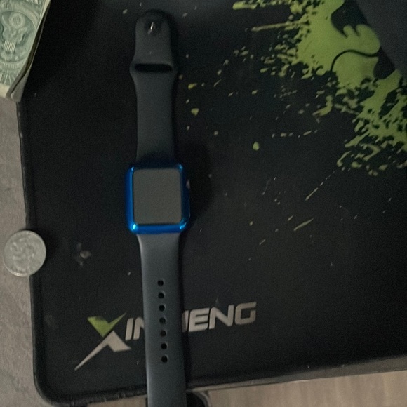 apple watch series 3 mint condition 80-90$negotiable does not come with charger